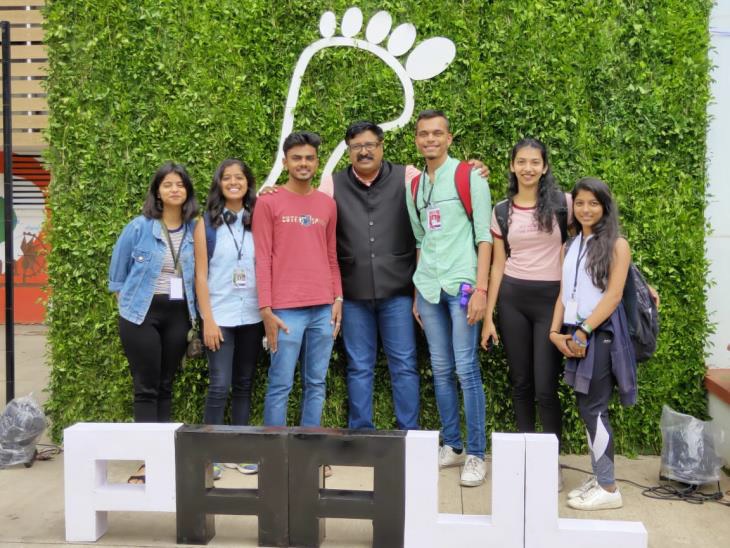 Students with Ar. Mahesh Nampurkar (Landscape Architect)